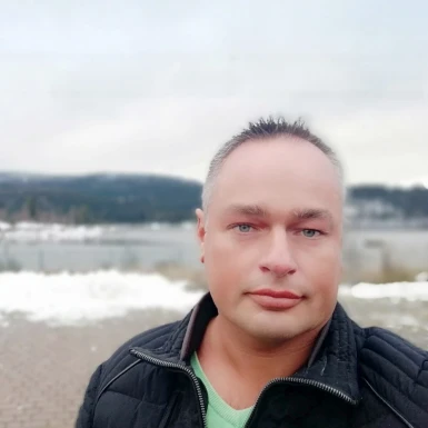 <span>Chris, 49</span>&nbsp;<span style='width: 25px; height: 16px; float: right; background-image: url(/bitmaps/flags_small/DE.PNG)'>&nbsp;</span><br><span>Mannheim, Німеччина</span>&nbsp;<input type='button' class='joinbtn' style='float: right' value='JOIN NOW' />