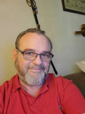 <span>George, 64</span> <span style='width: 25px; height: 16px; float: right; background-image: url(/bitmaps/flags_small/GR.PNG)'> </span><br><span>Athens, Grèce</span> <input type='button' class='joinbtn' style='float: right' value='JOIN NOW' />