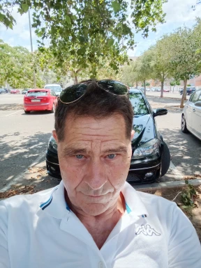 <span>Rafa, 64</span> <span style='width: 25px; height: 16px; float: right; background-image: url(/bitmaps/flags_small/ES.PNG)'> </span><br><span>Alicante, Spain</span> <input type='button' class='joinbtn' style='float: right' value='JOIN NOW' />