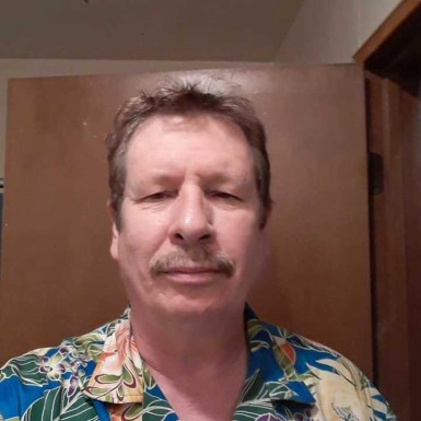 <span>Robert, 64</span> <span style='width: 25px; height: 16px; float: right; background-image: url(/bitmaps/flags_small/US.PNG)'> </span><br><span>San Francis, Stany Zjednoczone</span> <input type='button' class='joinbtn' style='float: right' value='JOIN NOW' />