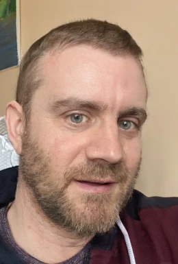 <span>Tony, 49</span>&nbsp;<span style='width: 25px; height: 16px; float: right; background-image: url(/bitmaps/flags_small/UK.PNG)'>&nbsp;</span><br><span>Manchester, สหราชอาณาจักร</span>&nbsp;<input type='button' class='joinbtn' style='float: right' value='JOIN NOW' />