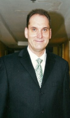 <span>Uwe, 51</span> <span style='width: 25px; height: 16px; float: right; background-image: url(/bitmaps/flags_small/DE.PNG)'> </span><br><span>Stuttgart, Germany</span> <input type='button' class='joinbtn' style='float: right' value='JOIN NOW' />