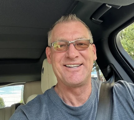 <span>Eric, 56</span>&nbsp;<span style='width: 25px; height: 16px; float: right; background-image: url(/bitmaps/flags_small/US.PNG)'>&nbsp;</span><br><span>Sairgao, United States of America</span>&nbsp;<input type='button' class='joinbtn' style='float: right' value='JOIN NOW' />